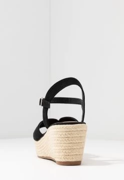 Anna Field Sandali Con PlateauBlack Donna Sandali AN611A0QP-Q11 -Anna Field 70e65e75acda4678aa345916eaca7cbd