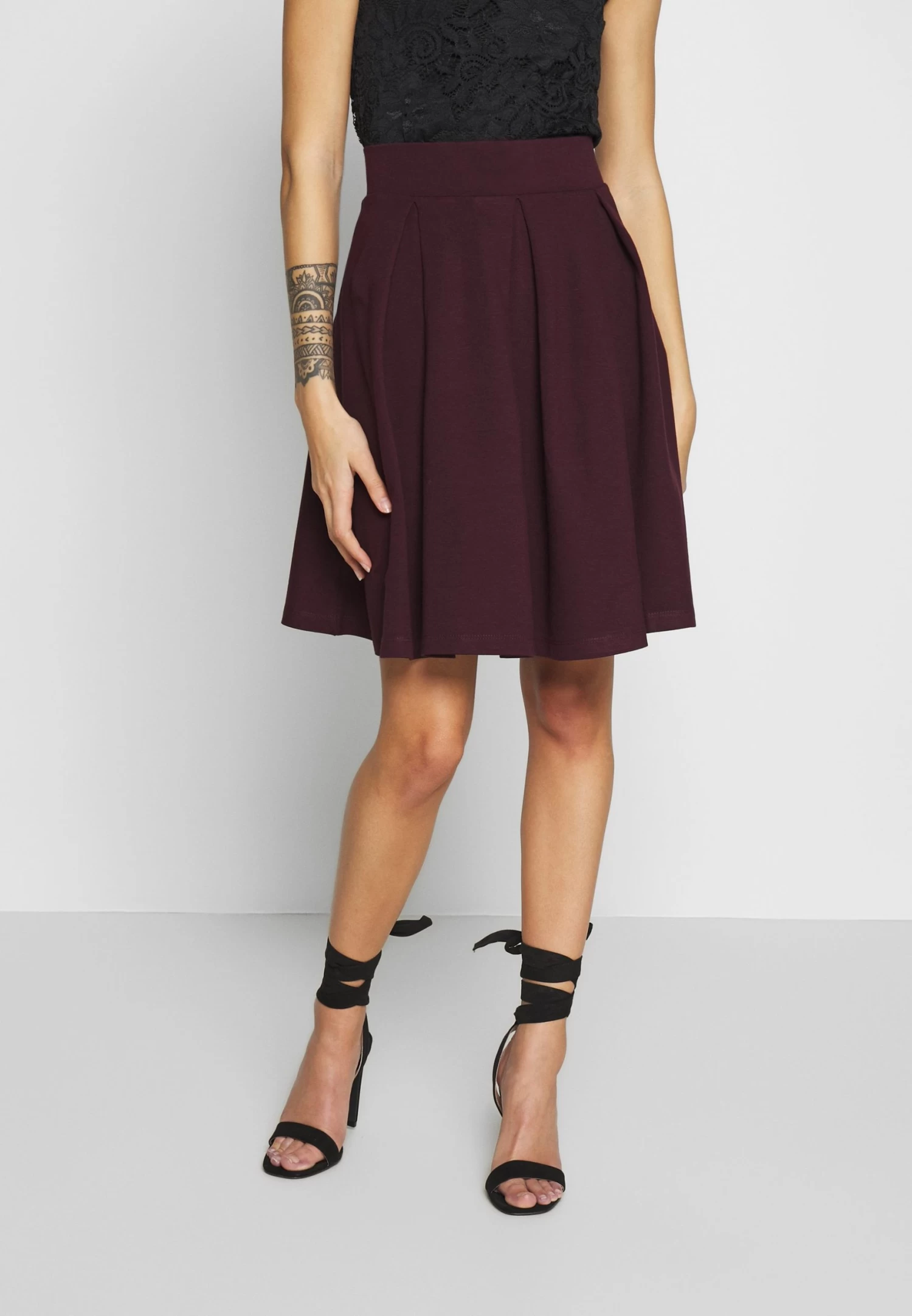 Gonna A CampanaWinetasting Donna Gonne ANI21B00P-G11 3 Gonna A CampanaWinetasting Donna Gonne ANI21B00P-G11